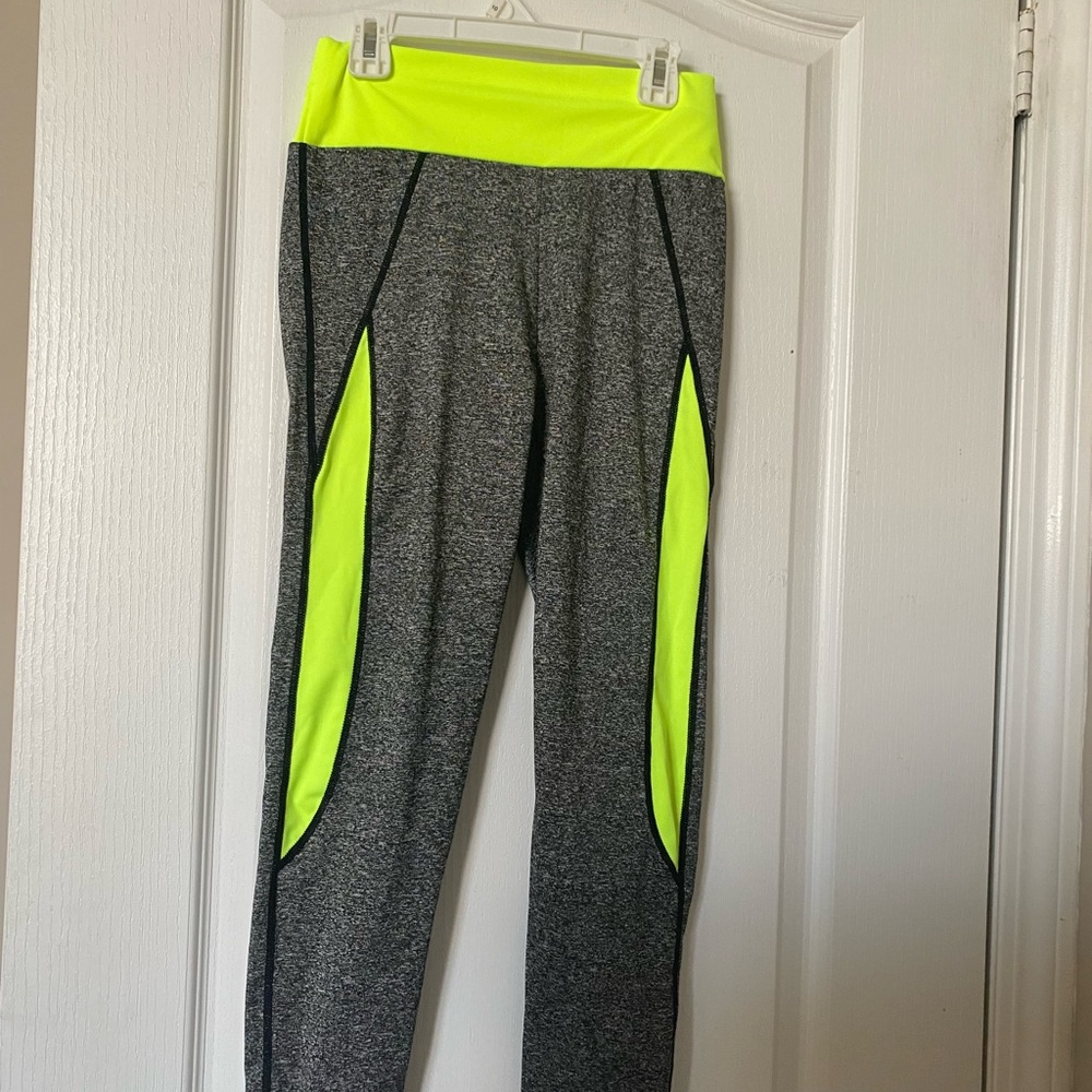 Yoga pants size 04